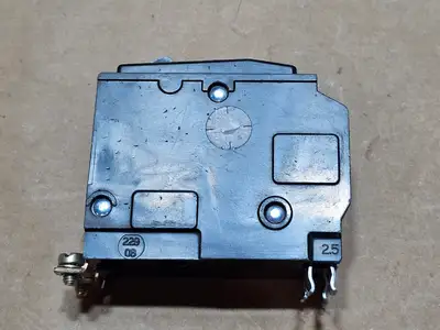 Used SQUARE D QOB240 Switchgears British Columbia CA | Lenmark #1438517