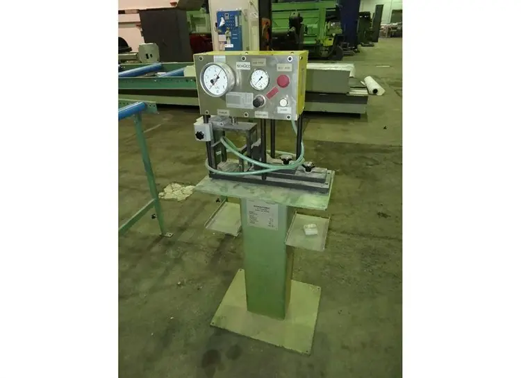 Used SCHÜCO TESTUNIT 282 497 Hydraulic Presses BE | Apt International N.V #362178