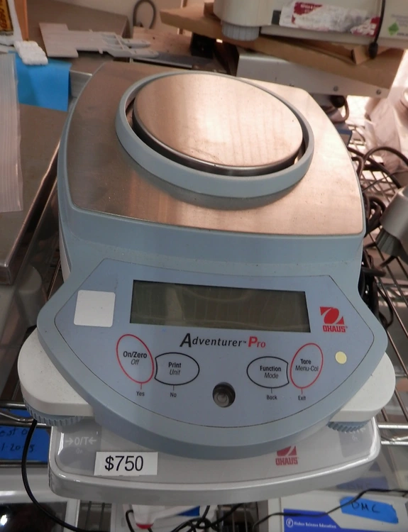 Used OHAUS _UNKNOWN_ Balances California US | Biotech Equipment Sales #1464640