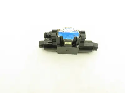 Tokimec DG4V-3-2C-P7-H-100 Hydraulic Directional Solenoid Valve 24V