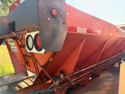 Used CHIEF FSH 14 SS STAINLESS STEEL V-BOX SALTER WITH LIVE BOTTOM. Dry Spreaders Michigan US | Miedema Asset Management Group #1320830