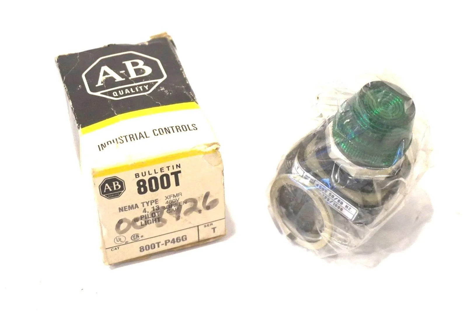 NEW ALLEN BRADLEY 800T-P46G SER. T PILOT LIGHT GREEN 800TP46G