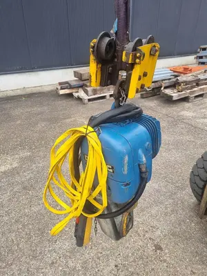 USED DEMAG ELECTRIC CHAIN HOIST 1000 KG