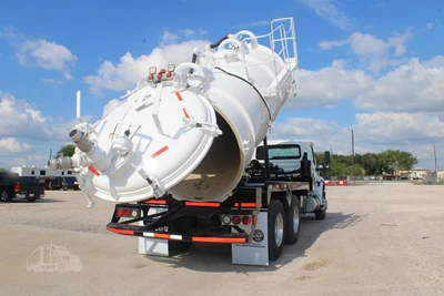 Used 2020 INTERNATIONAL MV Septic/Sewer/Vacuum Trucks Texas US | Roll Off Truck World #1491806
