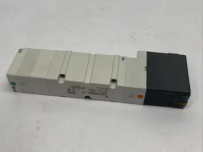 VQC4400R-5 | SMC  Pneumatic Manifold Solenoid Valve 5-Port - Used