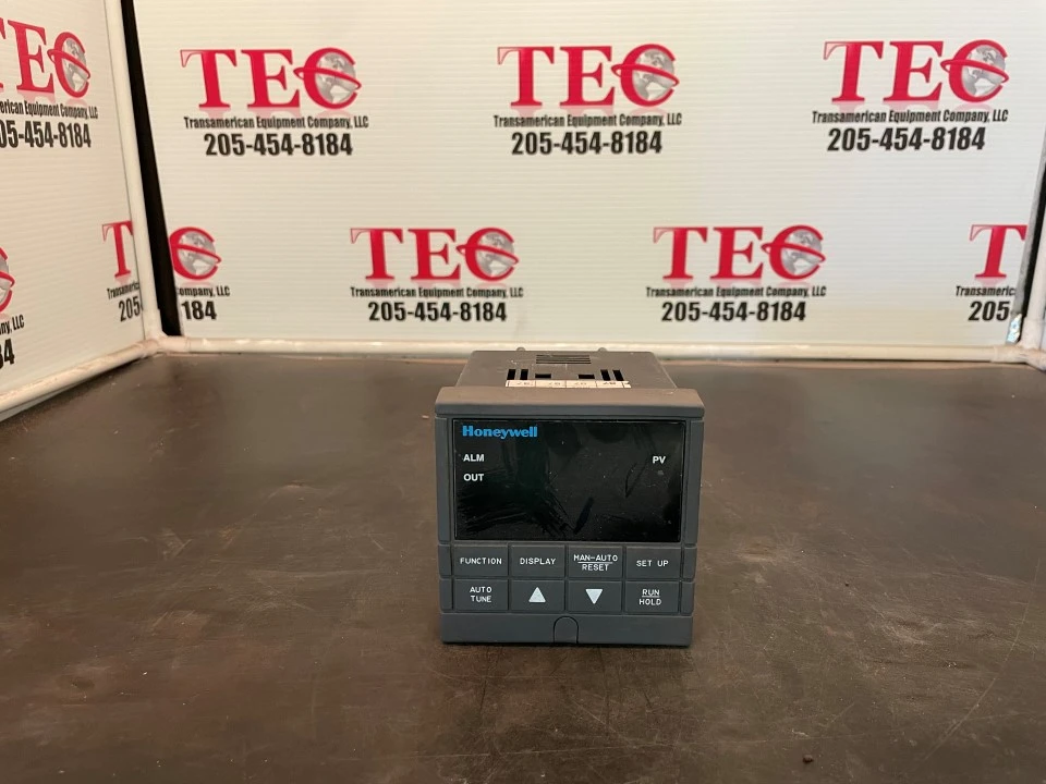 NEW HONEYWELL NO: DC230L-EE-00-10-0A00000-20-0