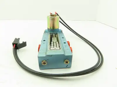 Skinner S3R0046 Pneumatic Directional Control Solenoid Valve 5/2 Pos 12VDC 3/8"