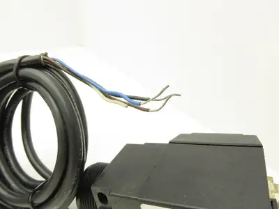 Honeywell CCS1100 Photoelectric Switch 1 Meter Polarized Retro Lot of 3