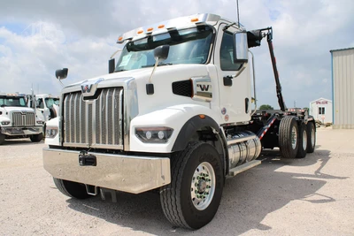 New | in-Stock 2027 WESTERN STAR 47X Hooklifts & Roll-Offs Texas US | Roll Off Truck World #1492010