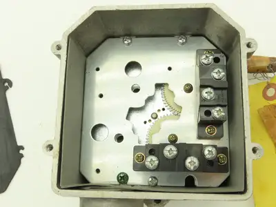 Hubbell 55-4E-2SP-WR-222 Rotary Cam Limit Switch 222:1 Gear Ratio 2NO 2NC 600V