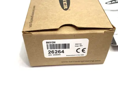USED BANNER ENGINEERING MINI-BEAM DIVERGENT DIFFUSE SENSOR RANGE: 130MM 26264