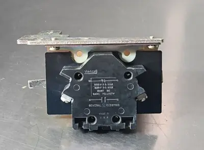 General Eletric CR205X300A Auxiliar Contact Kit Switch Relay 600V. Loc4D31