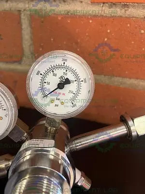 USED HARRIS SPECIALTY KH1096 722C-125-540-BE GAS LAB REGULATOR 3000 PSI
