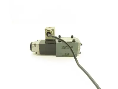 Rexroth DBWC-B2-52/200- Hydraulic Directional Valve NO 24VDC 2900 PSI