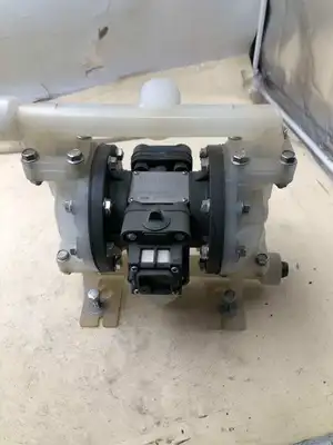 Warren-Rupp Sandpiper S05B2PBTPNI000 Polypropylene Double Diaphragm Pump 100PSI