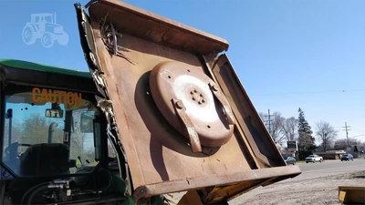 USED 2014 JOHN DEERE 6105D