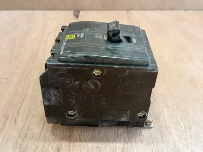 Used SQUARE D QOB315 Switchgears British Columbia CA | Lenmark #1438491