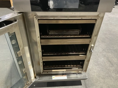 Used ALTO-SHAAM VMC2-H3H SX HALF-SIZE VECTOR® H MULTI-COOK OVEN - 208-240V/3PH Electric Ovens Michigan US | Miedema Asset Management Group #1370190