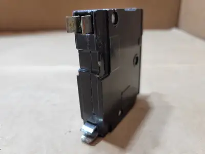 Used SQUARE D QOB120 Switchgears British Columbia CA | Lenmark #1438612