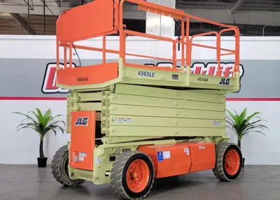 USED 2017 JLG 4069LE