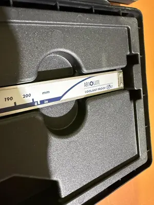 Mitutoyo Absolute AOS Digimatic Digital Caliper 0-7" & Mitutoyo Absolute IP67 Coolant Proof