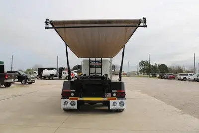 New | in-Stock 2027 PETERBILT 548 Rolloff Trucks Texas US | Roll Off Truck World #1492000