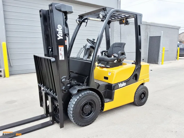 Used 2015 YALE GASOLINE 5,000LBS CAPACITY PNEUMATIC Internal Combustion Forklifts: Pneumatic Tire Michigan US | Miedema Asset Management Group #1263931
