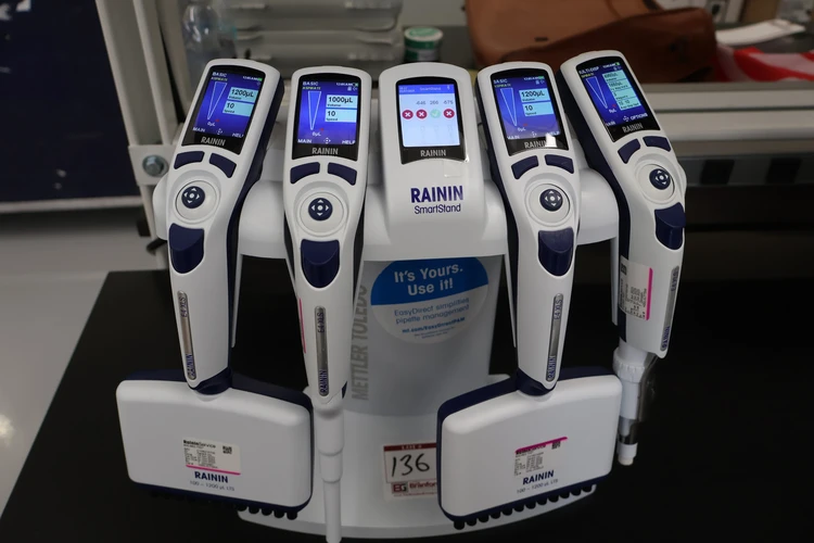 Used METTLER TOLEDO RAININ SCS-B / E4 XLS Medical Equipment - Other | BG Industrial Surplus #471250