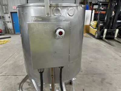 SS holding tank with pump