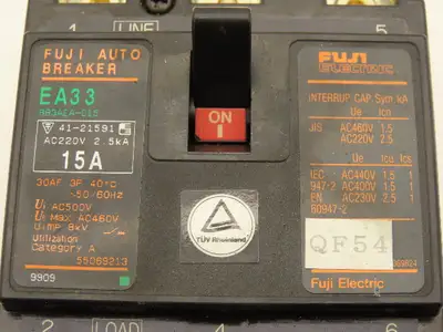 Fuji EA33 Circuit Breaker 15A 460VAC 3-Pole Lot of 4