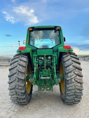 USED 2009 JOHN DEERE 7330 PREMIUM
