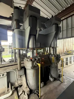 2000 TON HEAVY DUTY 4-POST HYDRAULIC STRAIGHTENING PRESS. STOCK # 0543726