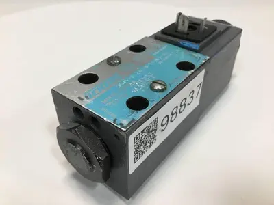 USED VICKERS DG4V-3-2AL-M-U-HL7-60