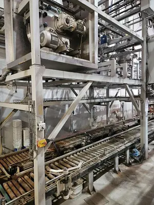 USED HOSOKAWA TWO-STAGE PLASTIC SHREDDING AND GRANULATION SYSTEM