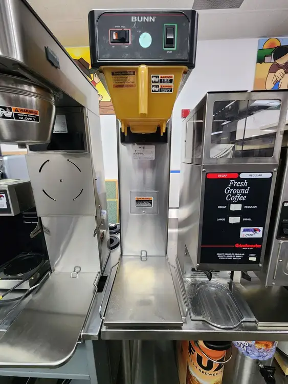 Used Bunn Used Bunn 36700.0020 TB3Q Iced Tea Brewer, 29" Trunk, Quick Brew 120V Coffee Equipment Illinois US | Falcon Restaurant Supply #1376731
