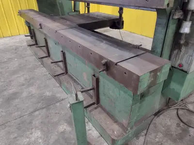 250 TON X 12' ACCURPRESS MODEL #725012 HYDRAULIC PRESS BRAKE: YOBRO #24251