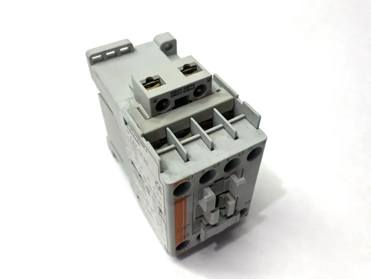 Used SPRECHER+SCHUH IEC CONTACTOR 3-POLE 12A 600VAC PLC Contactors | Maverick Industrial Sales #1105388