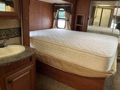 Used 2011 HEARTLAND GREYSTONE M-29RL Campers, Caravans, Motorhomes Michigan US | Miedema Asset Management Group #1384742