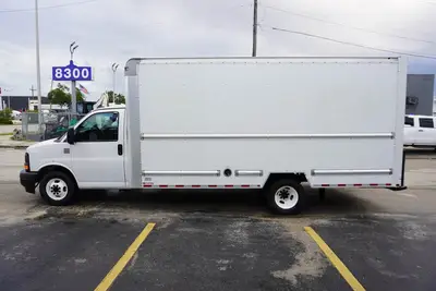 Used 2017 GMC SAVANA G3500 Box trucks Florida US | Truck and Van Outlet #1541709