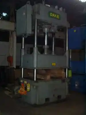 USED 1973 DAKE 27-677
