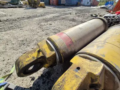 830E-DC LH Hoist Cylinder - 45,217 hrs