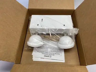 USED ULINE STEEL LED EMERGENCY LIGHT, WHITE, W/ BATTERY
