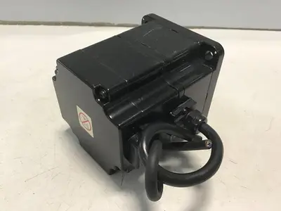 USED YASKAWA SGMPH-02A1A-YR31