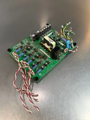 Yaskawa YPZT31341 2PCB Magnetek ETC615362 (9.3.2)
