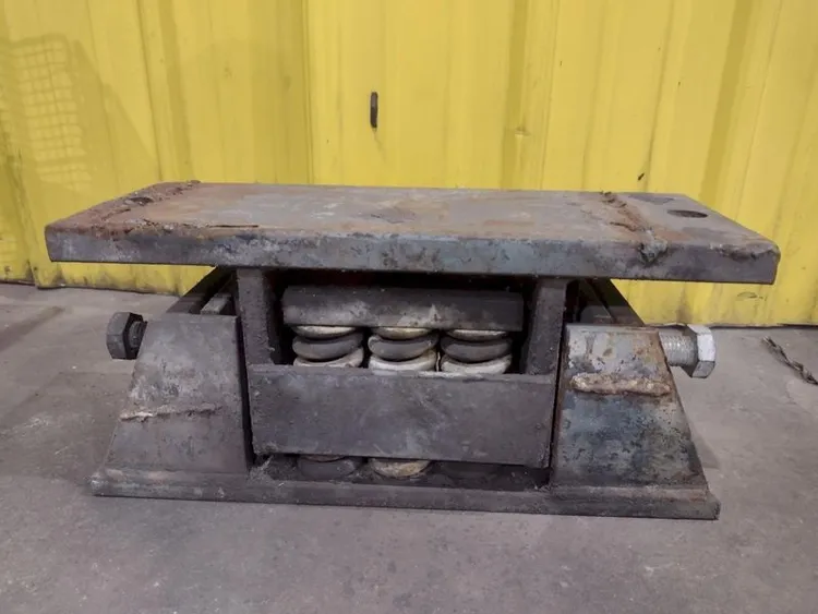 Used NOT SPECIFIED _UNKNOWN_ Isolation Pads Ohio US | Yoder Brothers machinery #1275600