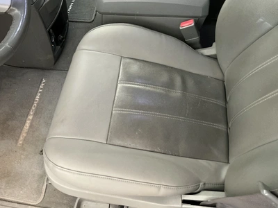 USED 2009 CHRYSLER TOWN AND COUNTRY