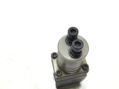 Bosch 0811-106-033 Directional Control Valve 210 Bar Pmax