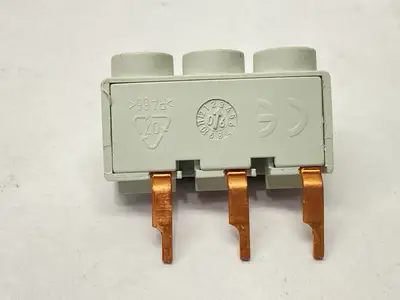 3RV1915-5A | Siemens  Busbar Connector 3-Pole 5A 690V - Used