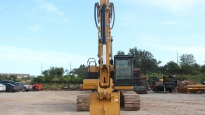 USED 2023 Caterpillar 320