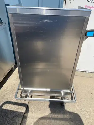 Used Lakeside Used LAKESIDE Food Tray Cart: 6 Trays, Non-Pass-Through, 1 Doors, Stainless Steel - SS48 Restaurant Equipment (Miscellaneous) Illinois US | Falcon Restaurant Supply #1376163